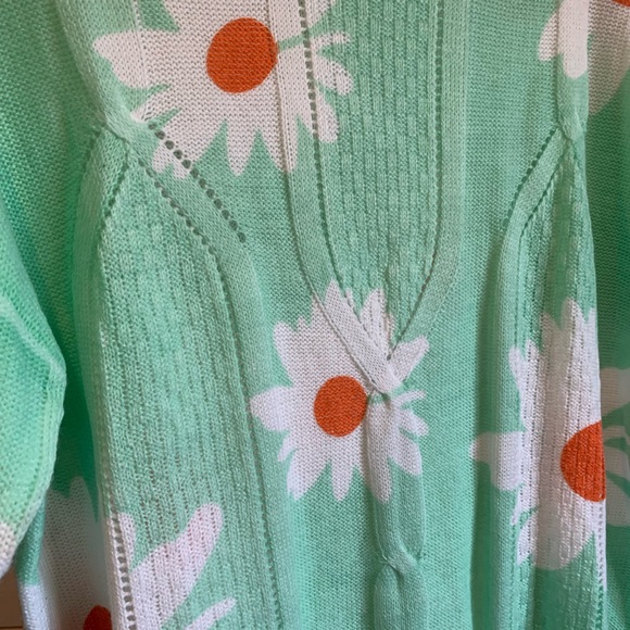 C.Cline | Green Daisy Sweater - Picture 4 of 7
